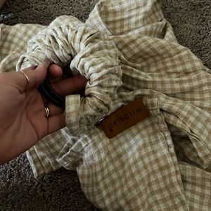 Wildbird ring sling tan gingham baby carrier